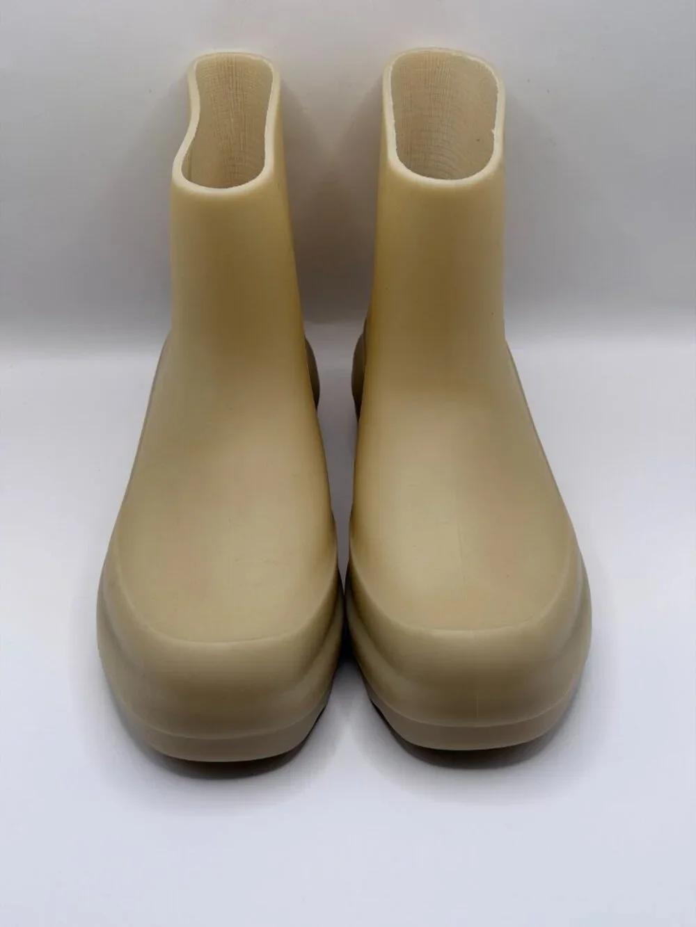 Vince women nia